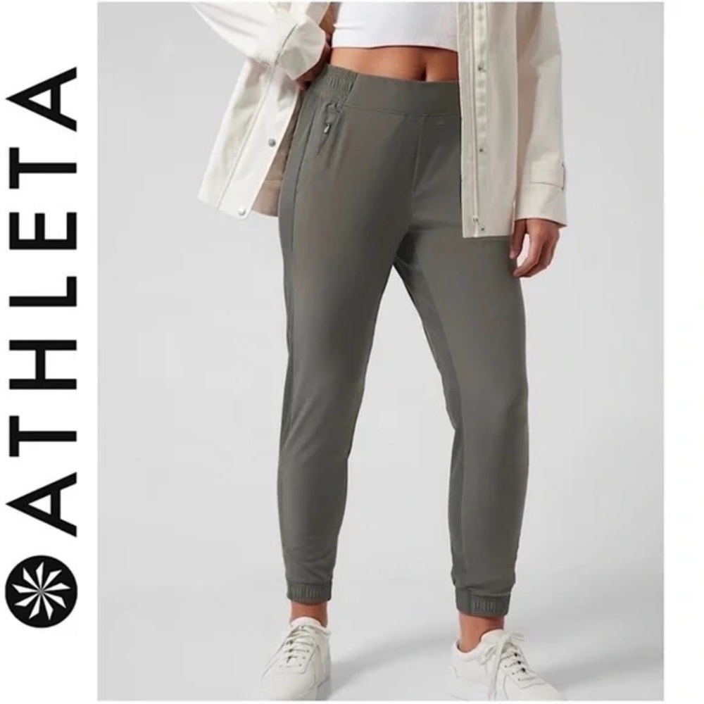 Athleta Brooklyn Jogger Olive Green Textured Pants Size 2 Athleisure Travel